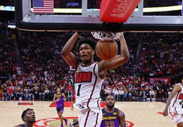 kaiyun中国官网-火箭又一21岁新星蜕变：攻防一体扎心詹皇