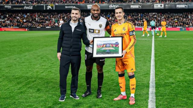 kaiyun中国官网-【西甲】魔笛贝林破门，皇马2比1逆转拿下2025开门红