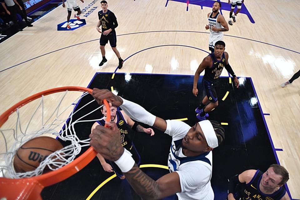 开云官网-连续两场打出灾难级表现，森林狼锋线大家的状态怎么突然下滑了？